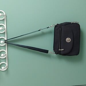 Baggallini Calais Crossbody Bag Womens Navy Blue Several Zip Compartments.